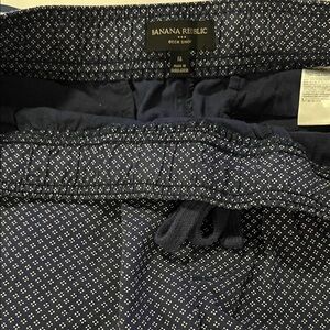 Banana Republic Men's Dark Blue Patterned drawstring shorts-perfect for vaca!